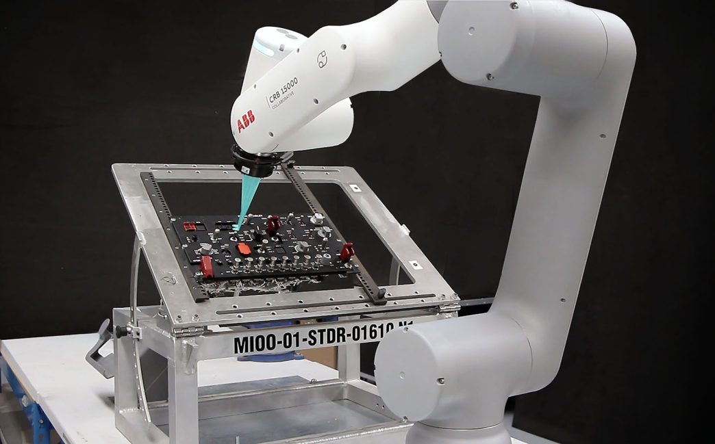 Pruebas del brazo robótico con un pamel.