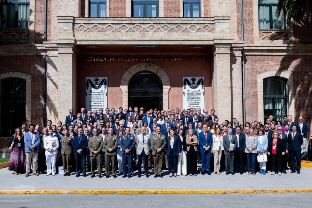 Participantes en la jornada de TEDAE.