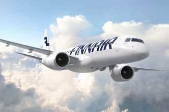 Embraer E195-E2 con colores de Finnair.