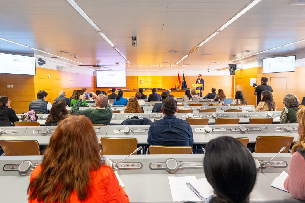 Jornada Fly News sobre la búsqueda de talento aeroespacial.