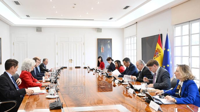 Reunión entre Airbus y el Gobierno español en La Moncloa.