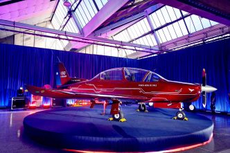 El prototipo del Enaer T-40 Newen durante la presentación.