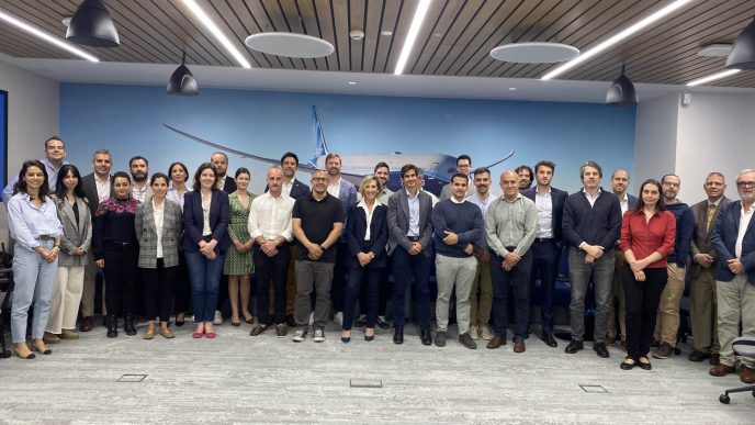 Representantes de las empresas de VALIANT durante la presentación del proyecto.