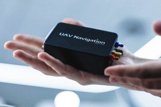 Unidad del autopiloto UAV Navigation Vector-300.