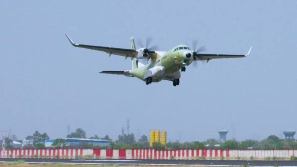 Primer vuelo de un Airbus C295 montado en India.