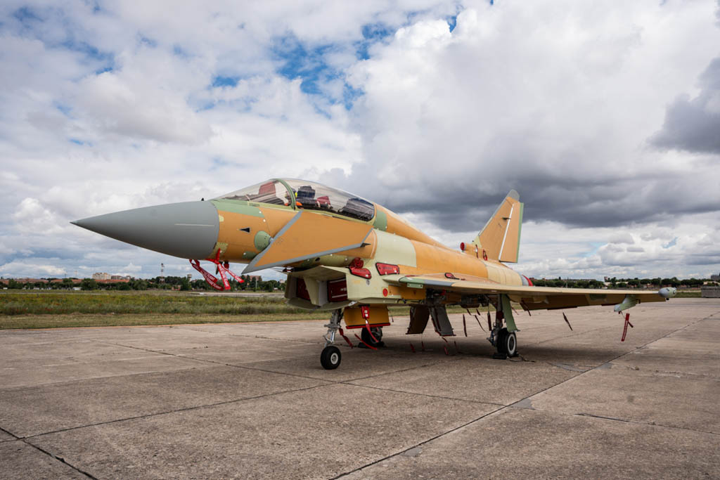 El primer Eurofighter Halcón en la plataforma de la factoría de Airbus en Getafe.