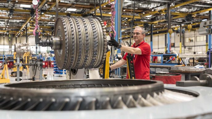 Taller de reparación de motores de Iberia Mantenimiento.
