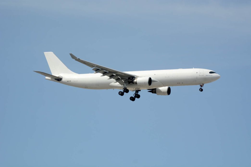 El Airbus A330F de Privilege Style aterrizando en Madrid en su vuelo de entrega.