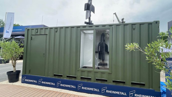 Lanzador de municiones merodeadoras de Rheinmetall.